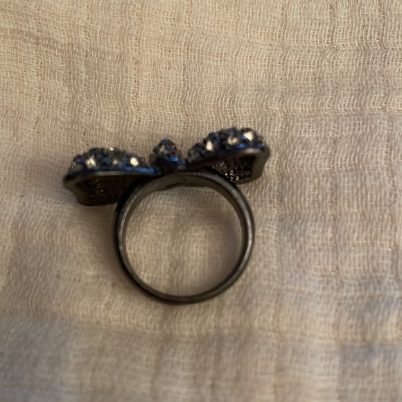 Gunmetal and Crystal bow ring size 6 - Picture 4 of 4